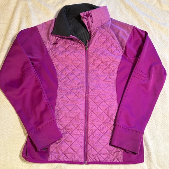 Under Armour Woman’s Semi-Fitted Cold Gear Jacket - Picture 2 of 9